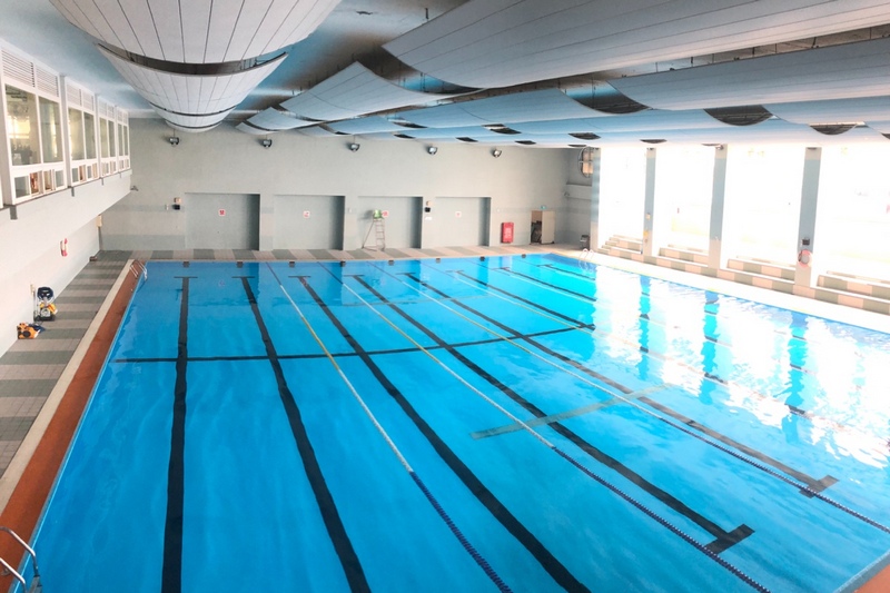 室內(nèi)泳池潮濕不用怕，泳池除濕機(jī)來除濕